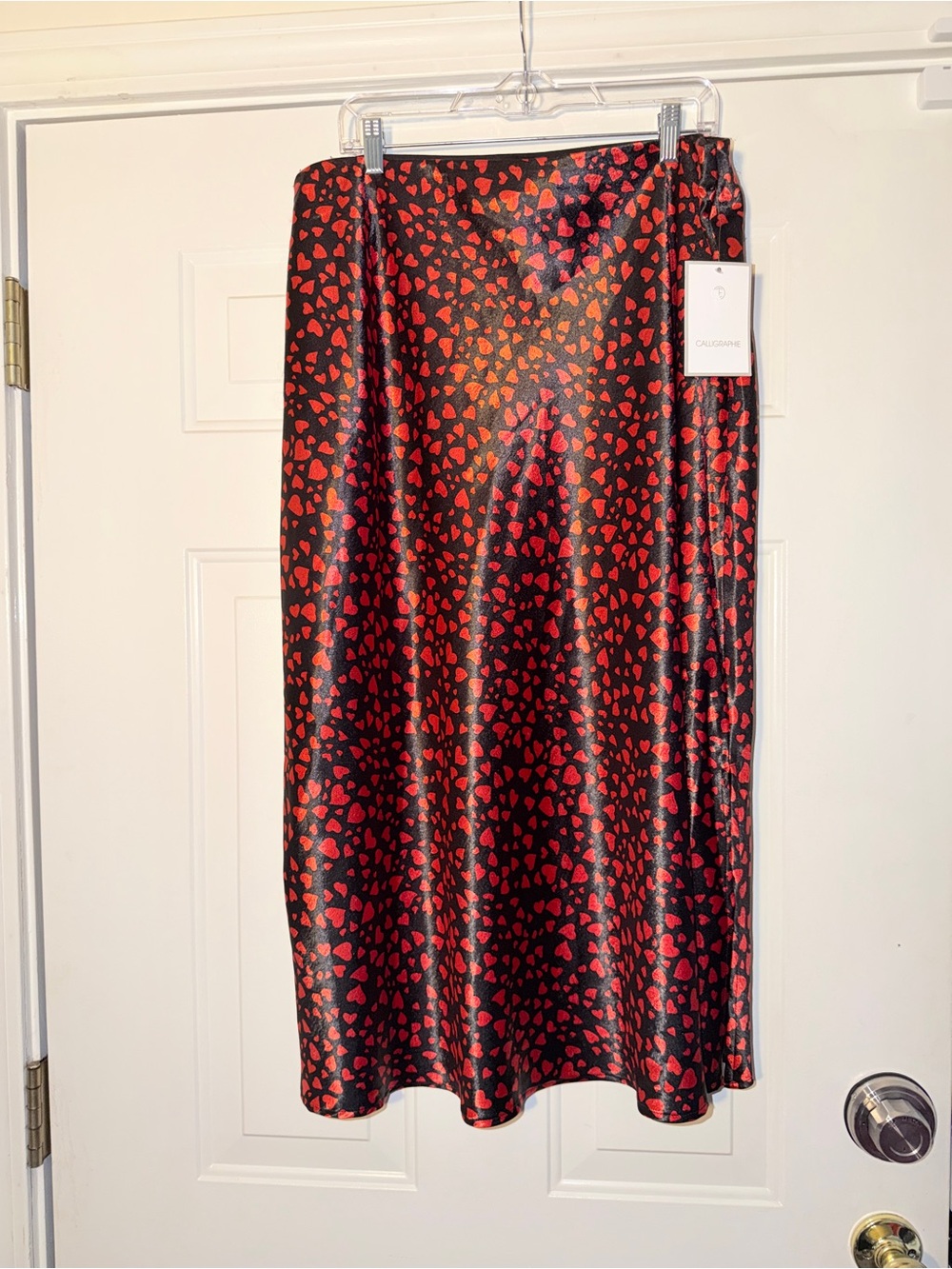 Calligraphie Heart Print Satin Midi Skirt - Black & Red. Sz. XL